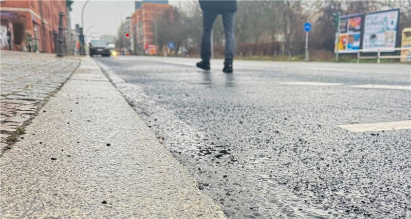 Vorsicht bei Blitzeis: Jetzt muss sofort gestreut werden.