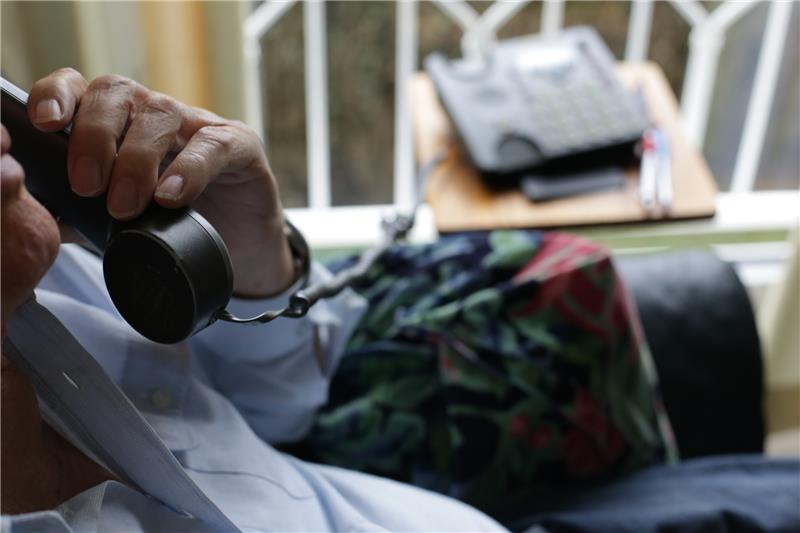 Vorsicht bei unbekannten Anrufern: Die Trickbetrüger haben es vor allem auf ältere Menschen abgesehen. Foto: Karolin Krämer/dpa