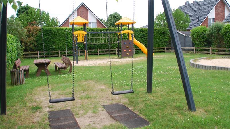 Vorzeige-Spielplatz Bretagnestraße mit kleinen Schönheitsfehlern.