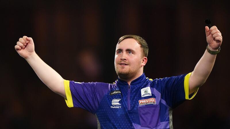 Kneipe, Taylor, Zukunft: Fünf Darts-Fakten zu Luke Littler WM-Finale beim WM-Debüt: Der 16-jährige Luke Littler jubelt über einen Sieg.