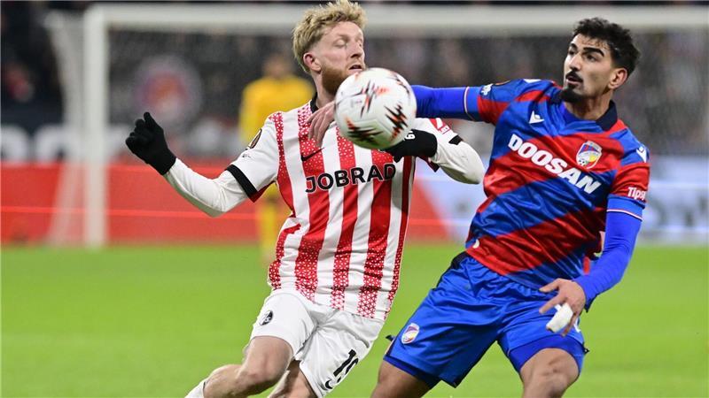 Wer kennt sie noch? Früher beim HSV – jetzt bei der WM WM-Spieler des Irak: Der gebürtige Hannoveraner Merchas Doski (r). (Archivbild)