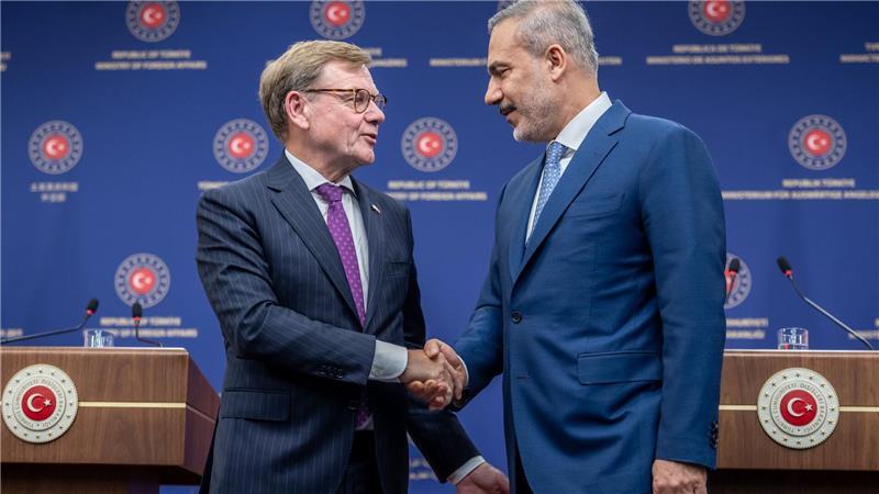 Wadephul setzt in Ankara Zeichen für enge Partnerschaft Wadephul sagte, er stelle immer wieder fest, dass es sehr viel übereinstimmende Interessen mit der Türkei gebe.