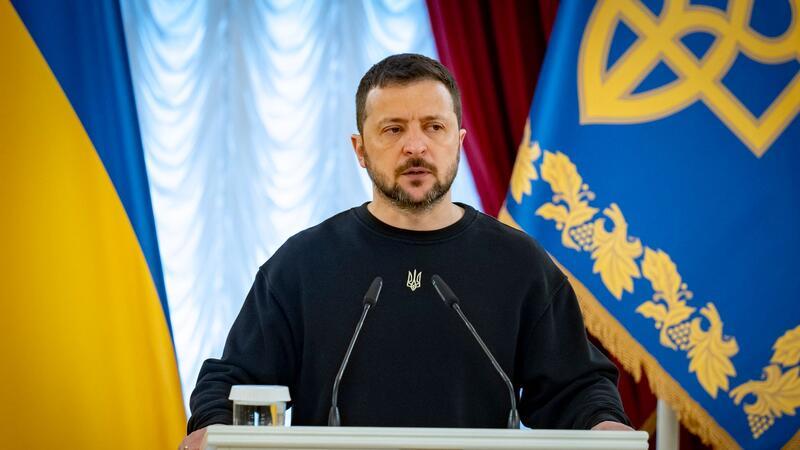 Krieg gegen die Ukraine: So ist die Lage „Während Moskau den Begriff „Multipolarität“ nur heuchlerisch verwendet, um seine Versuche, das Leben anderer Nationen zu kontrollieren, zu verstecken, schaffen wir ein Instrument echter Multipolarität“, sagt Wolodymyr Selenskyj.
