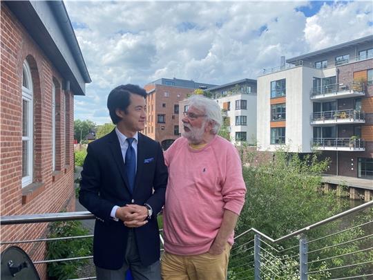 Während das diesjährige Programm seinen Lauf nimmt, stecken Haiou Zhang und Dieter Klar in der Zukunftsplanung für das IMF. Foto: Weselmann