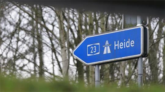 Während den Arbeiten ist die A23 in beide Richtungen nur einspurig befahrbar. (Archivbild)