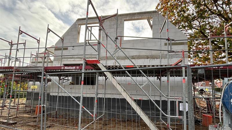 Wohnhaus für Geflüchtete: Das war sein letztes Projekt für Harsefeld Während der Bauphase im vergangenen Herbst 2025.