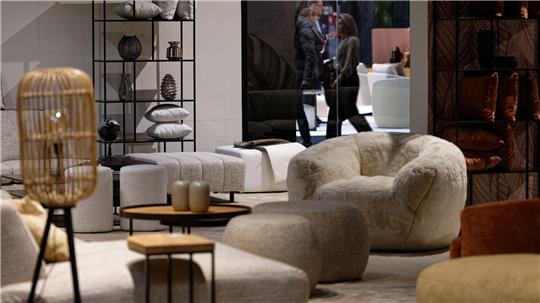 Während der Corona-Pandemie kauften viele Menschen Möbel, jetzt ist der Bedarf vielfach erst einmal gedeckt. (Archivbild)