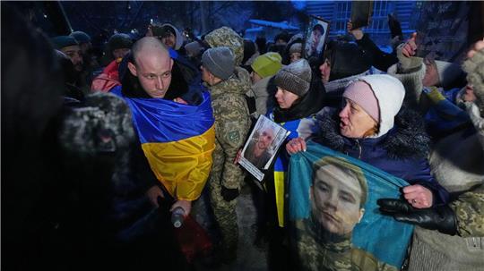 Während der Gespräche in Abu Dhabi tauschten Moskau und Kiew mehr als 300 Gefangene aus.