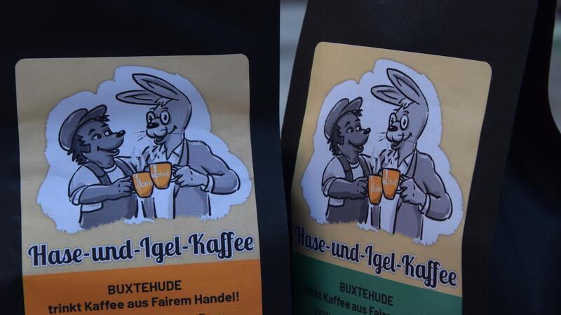 Buxtehude hat jetzt eine eigene Kaffee-Marke Während der Kaffeepause stehen Hase und Igel nicht im Wettbewerb. Den gleichnamigen Kaffee gibt es gemahlen oder in ganzen Bohnen.