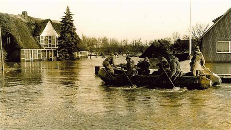 Während der Sturmflut 1976 strömte das Wasser weit in das Hinterland und blieb dort zum Teil wochenlang stehen.