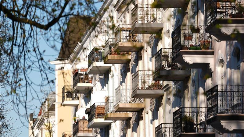 Neue Wohnungen in und um Hamburg teurer - Hauspreise sinken Während die Durchschnittspreise für neue Häuser sanken, wurden neuen Wohnungen deutlich teurer.