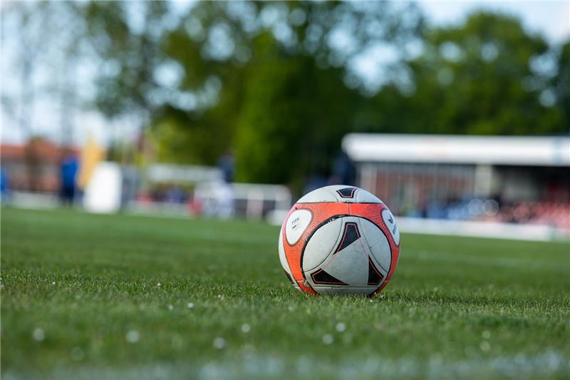 FC Oste/Oldendorf klopft ganz oben an Während die ersten zwei Absteiger feststehen, bleibt es im Aufstiegskampf spannend. Foto: Struwe/picselweb.de