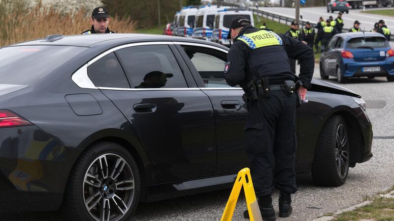 Während eines sogenannten Blitzermarathons hat die Hamburger Polizei fast 700 Autos angehalten.