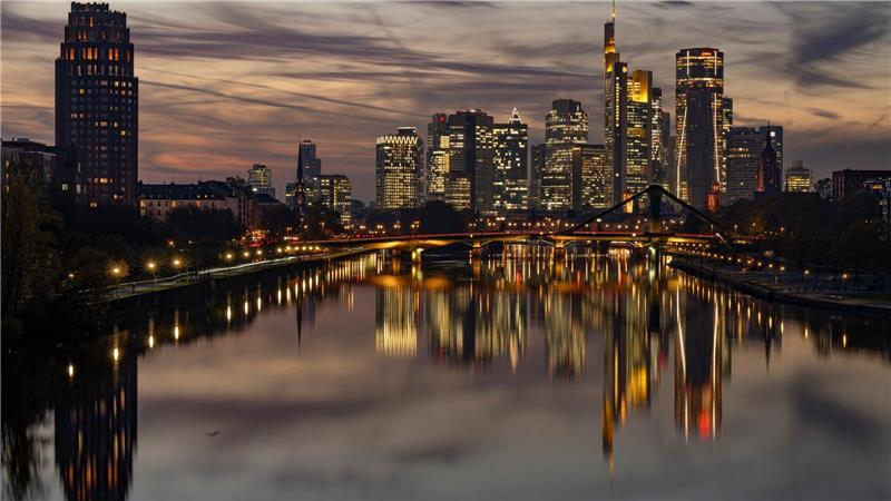 Während europäische Institute 2025 ihre Ertragslage deutlich verbessern konnten, verzeichneten die großen US-Banken in Summe rückläufige Ergebnisse. (Symbolbild)