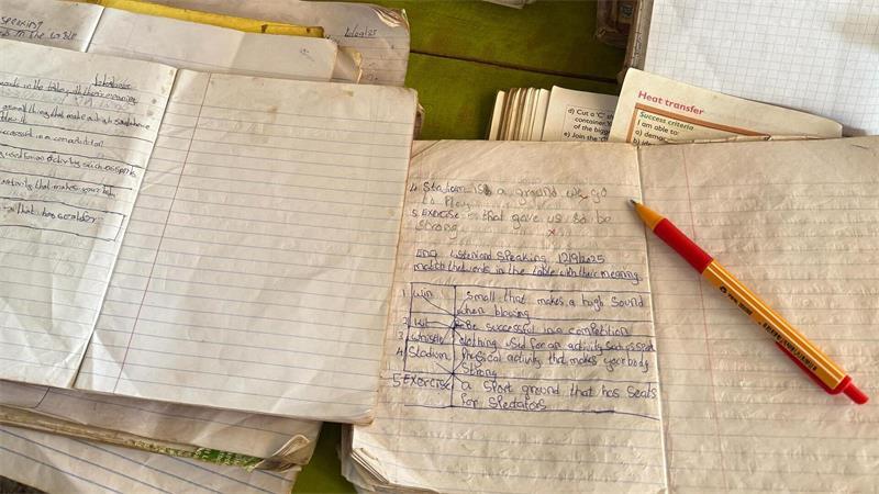 Raus aus der Komfortzone: Abiturient aus Himmelpforten seit einem Jahr in Kenia Während seines Freiwilligendienstes unterrichtet Leo an einer Schule.