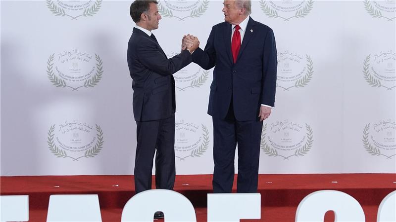 Macron warnt vor andauernder Bedrohung durch Hamas Während sich US-Präsident Trump für das Gaza-Abkommen feiern lässt, ist Frankreichs Präsident Macron weiter vorsichtig.