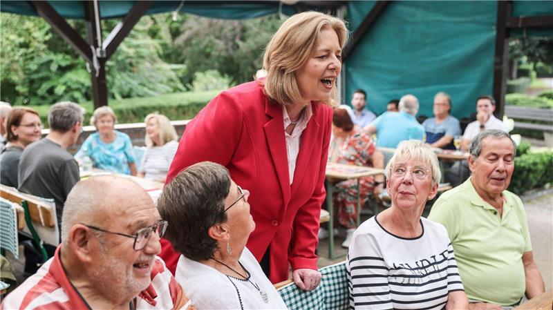 Wahlkampf im Kleingarten.