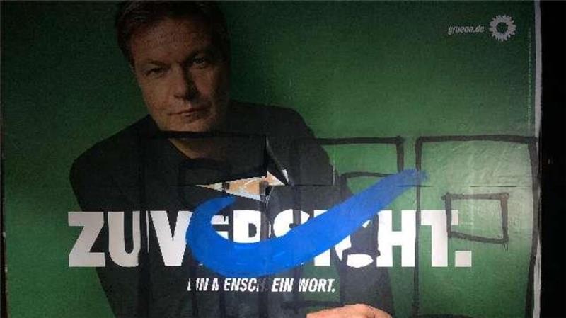 Beschmiertes Wahlplakat der "Grünen".