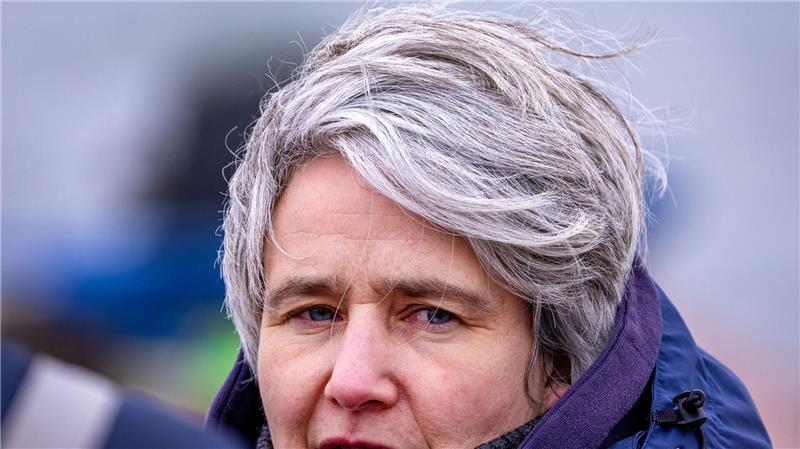 Walexpertin Stephanie Groß begleitet die Rettungsaktion.