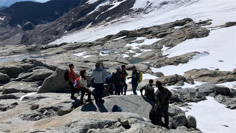 Außergewöhnliche Lage in den Alpen: Welche Gefahren drohen Wanderer sollen sich vor jeder Tour über die aktuellen Verhältnisse informieren.