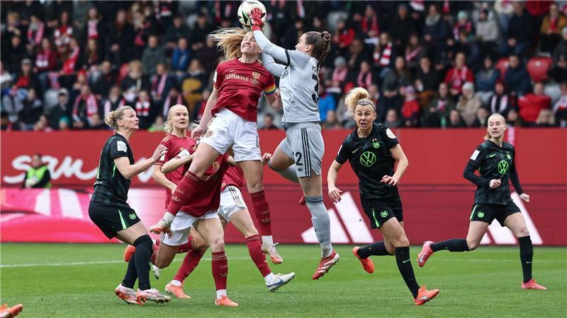 Finale mit Krebs-Bezwingerin Grohs? Bayern-Coach bleibt vage War in der Bundesliga zuletzt immer gesetzt: Ena Mahmutovic.