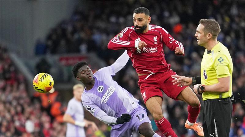 Nach Zoff: Salah sorgt bei Liverpool-Rückkehr für Rekord War nach seiner Einwechslung um Offensivaktionen bemüht: Mohamed Salah (in Rot).
