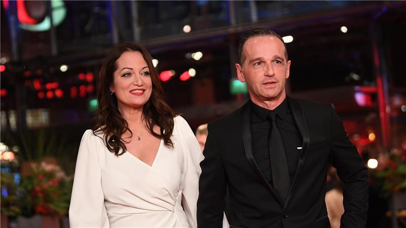 Zwischen Politik und Glamour: Promi-Paare im Liebesglück Waren lange das wohl glamouröseste Paar im politischen Berlin: Ex-Außenminister Heiko Maas (SPD) und Schauspielerin Natalia Wörner. (Archivbild)