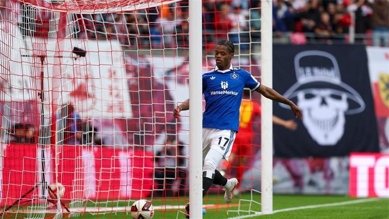 Warmed Omari kommt zu spät, der HSV kassiert das fünfte Gegentor.