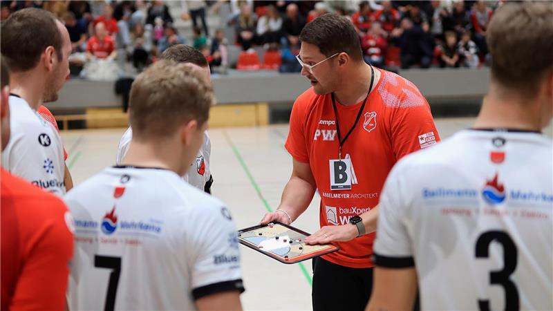 Ab Sommer beim BSV: Co-Trainer Philipp Warnholtz bringt guten Vibe mit Warnholtz beschreibt sich als gewissenhaften Trainer, der die Mannschaft „maximal gut“ vorbereiten will.