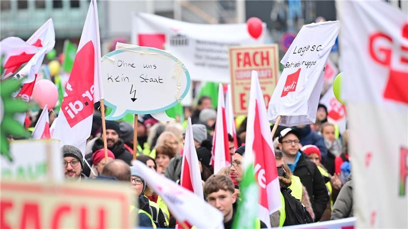 Warnstreiks im öffentlichen Dienst rücken näher Warnstreik in der Hauptstadt.