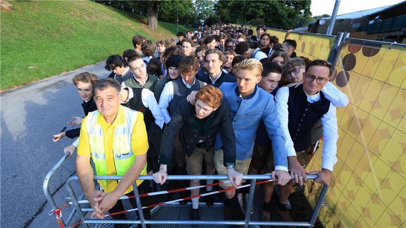 Bilder des Tages Warten auf den Start des Oktoberfestes