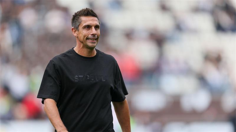 Wartet noch auf den ersten Sieg mit dem FC St. Pauli: Trainer Marcel Rapp. (Archivbild) 