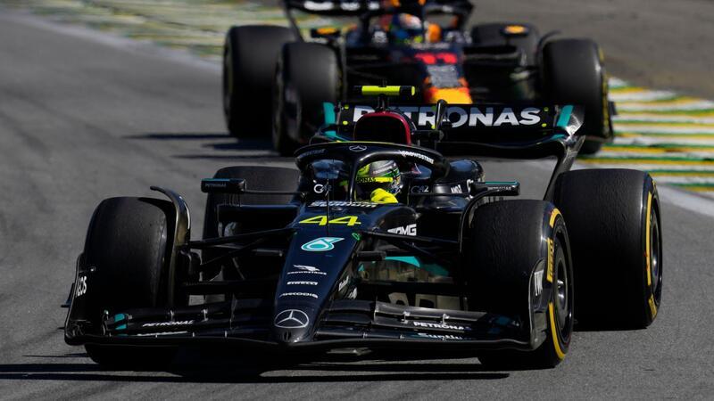 Mercedes-Stimmungstief: „Dieses Auto verdient keinen Sieg“ Wartet seit langer Zeit auf einen Sieg: Mercedes-Pilot Lewis Hamilton.