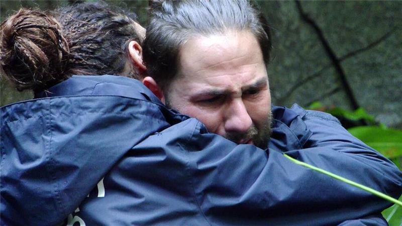 Warum haben so wenige Zuschauer für ihn angerufen? Lilly Becker gibt sich Mühe, den zweifelnden Maurice Dziwak zu trösten.