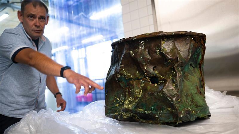 Kochtopf und Kanone - Schiffswracks erzählen Kriegsgeschichte Was bereitete der Smutje an Bord in diesem Mannschaftskochtopf für 110 Mann Besatzug zu?