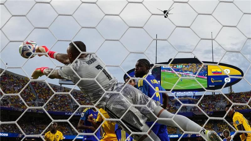 Was die Spieler von Ecuador auch versuchten, Eloy Room war immer zur Stelle.