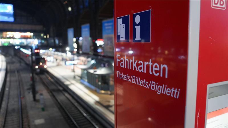 Was passiert in diesem Jahr bei den Fahrpreisen für die Fernzüge? (Archivbild)