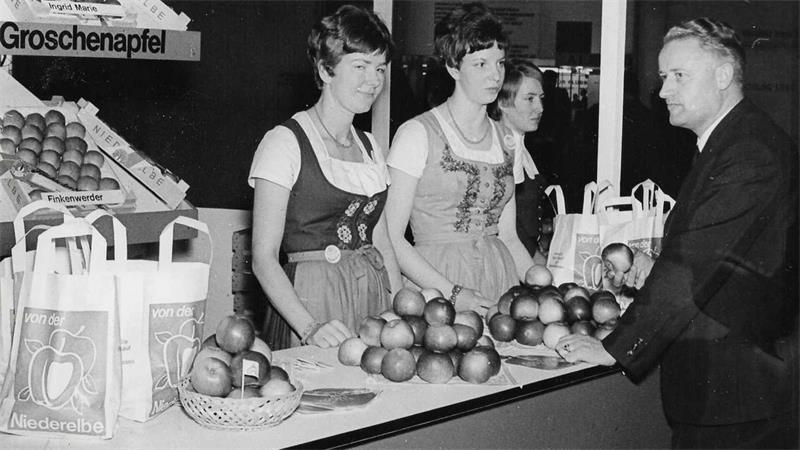 Alte Fotos aus dem Kreis Stade: Welche Geschichten stecken dahinter? Was steckt hinter dem Groschenapfel?