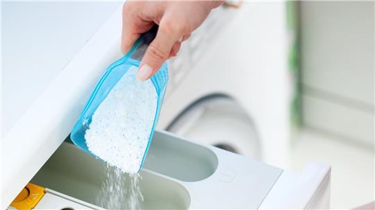 Waschleistung und Inhaltsstoffe: 28 verschiedene Vollwaschmittelpulver hat die Zeitschrift «Öko-Test» untersucht.