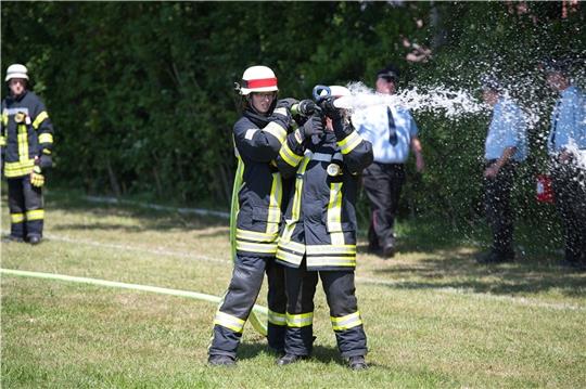 „Wasser marsch“ heißt es beim Leistungsvergleich. Foto: Feuerwehr Oldendorf