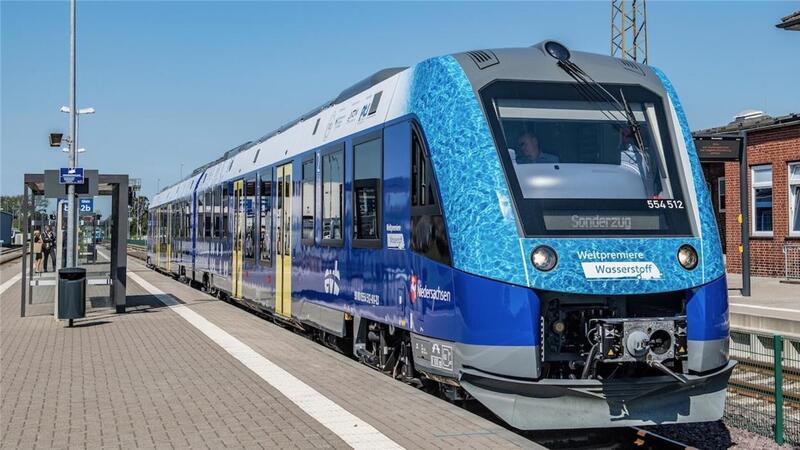 Kein Wasserstoff: EVB verkehrt ab Buxtehude eingeschränkt Wasserstoffzug am Bahnhof in Bremerhaven: Der Betrieb ist laut EVB trotz Lieferproblemen gesichert.