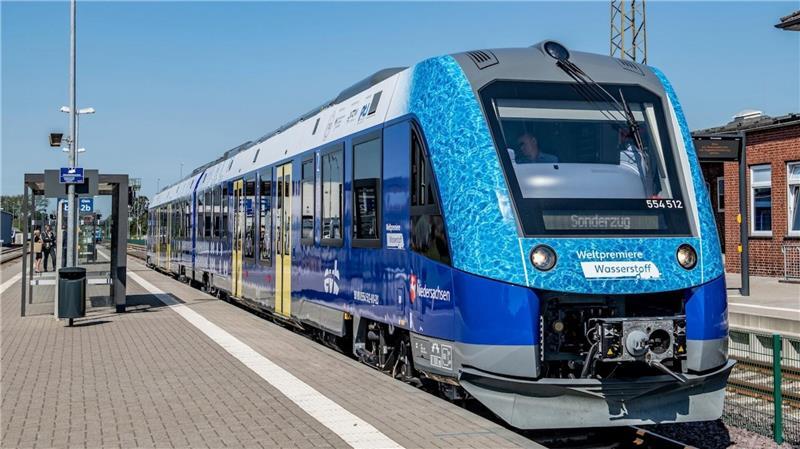 Engpässe bei der EVB: Zu wenig Züge und damit weniger Plätze Wasserstoffzug in Bremervörde.