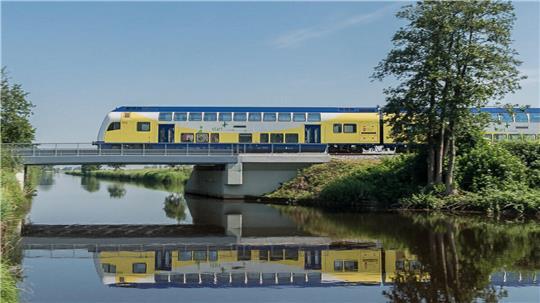 Wegen Bauarbeiten auf der Bahnstrecke zwischen Cuxhaven und Hamburg kommt es zu Zugverspätungen.