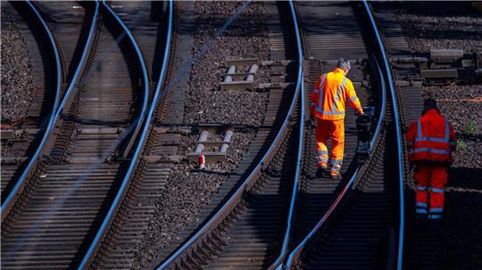 Wegen Bauarbeiten im Bereich des Bahnhofs in Herford wurde der Fernverkehr eine Woche lang umgeleitet. (Symbolbild)