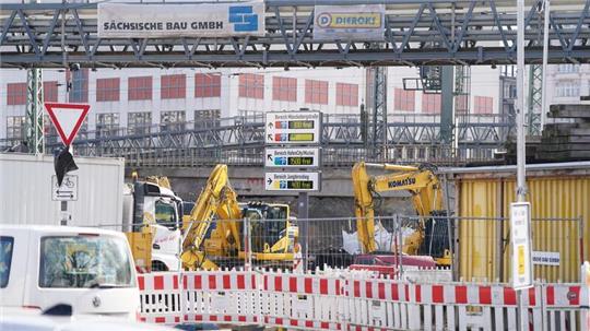 Wegen Brückenbauarbeiten können bis zum 4. August keine Züge zwischen Hauptbahnhof und Altona über Dammtor fahren. (Archivbild)