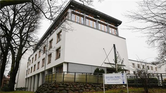 Wegen Personalmangels müssen erstmals in Hamburg zwei Diakonie-Pflegeheime schließen