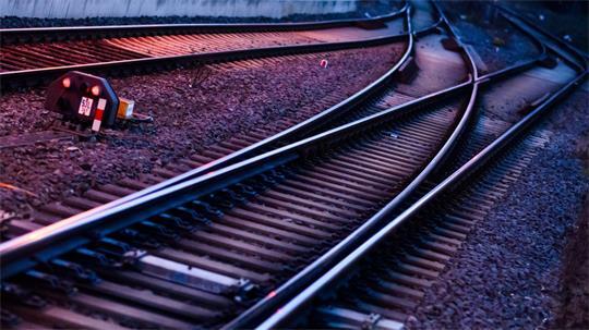 Wegen Problemen im Stellwerk Wrist kommt es zu Problemen im Bahnverkehr zwischen Elmshorn und Neumünster (Symbolbild)