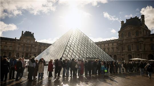 Wegen Verdachts auf Betrügerei mit gefälschten Tickets hat der Louvre die Polizei eingeschaltet. Es wird die Existenz eines umfassenden Netzwerks vermutet (Archivbild). 