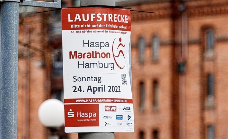 Wegen des Haspa-Marathons müssen Autofahrer am Wochenende mit enormen Einschränkungen in der Innenstadt rechnen. Foto: Markus Scholz/dpa