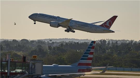 Wegen des US-Ölembargos hat Kuba unter anderem Sparmaßnahmen die Betankung von Flugzeugen ausgesetzt. 